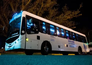 Edición especial del Bus Turístico Nocturno: historia, arte y teatro en el Cementerio del Oeste