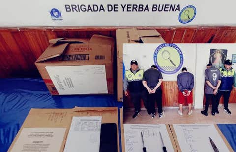 Banda de «rompevidrios» atacó a un hombre en avenida Aconquija