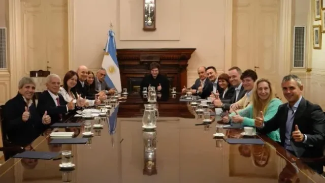 Milei reúne al Gabinete para definir estrategia parlamentaria antes del cierre de listas