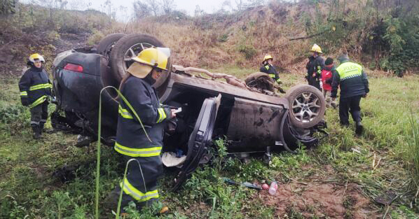 Accidente en la ruta 38: volcó una camioneta con 4 adultos y un bebé