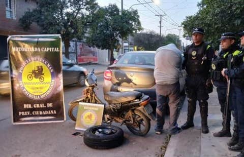 Atrapan infraganti a un “roba ruedas” en Monteagudo al 1000