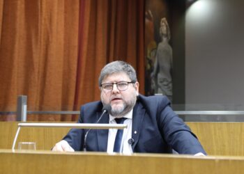 Carlos Ale: “El transporte es un derecho, no un negocio; basta de presiones empresariales”