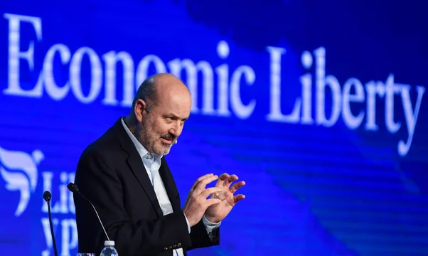Sturzenegger aseguró que los decretos rechazados por el Congreso derogaron organismos por no restituir normas