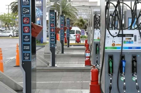 A contramano: por qué no baja el precio del combustible en Argentina al ritmo del crudo mundial
