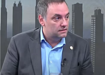 Adorni admitió “errores” del Gobierno pero ratificó que no cambiarán el rumbo económico