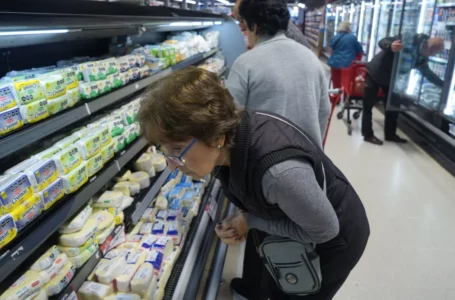 La confianza del consumidor volvió a caer en septiembre y acumula una baja del 13,5% en 2025