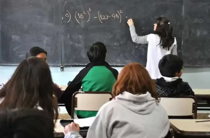 Día del Profesor en Tucumán: cuándo se celebra y cómo afectará las clases