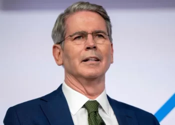 Scott Bessent reiteró el respaldo de Estados Unidos y confirmó negociaciones por un swap con la Argentina