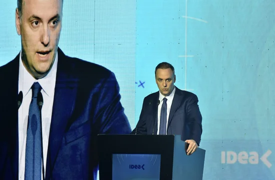 El Gobierno anunció que impulsará una reforma laboral y una reducción de impuestos ante empresarios en el 61° Coloquio de IDEA