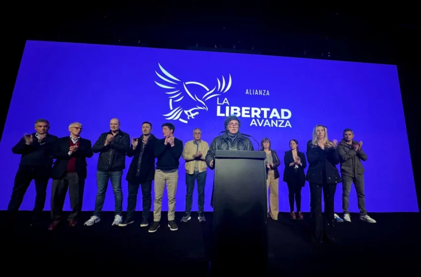 Javier Milei define la “reconfiguración” del Gabinete en función de los resultados electorales del domingo