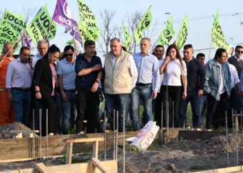 Jaldo y Acevedo supervisaron en Simoca el avance del barrio de 178 viviendas financiado con fondos provinciales