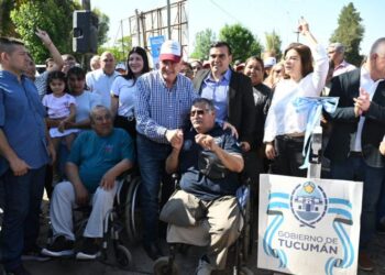 Jaldo recorrió obras de iluminación y pavimento en El Bracho y El Cevilar