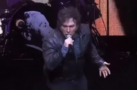 Con un cover de Nino Bravo, Javier Milei celebró el 36° aniversario de la caída del Muro de Berlín