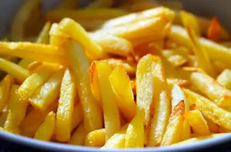 Un estudio de Harvard revela el impacto del consumo habitual de papas fritas en la salud
