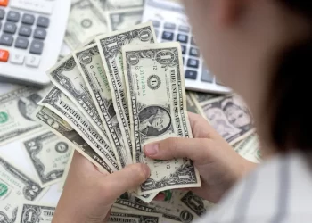 La Mirada en el Lunes: ¿Cómo Impactará el Reordenamiento del Gabinete en el Dólar?