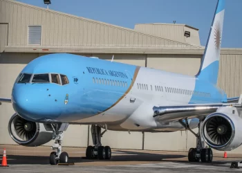 Milei ya vuela rumbo a Miami para participar American Business Forum