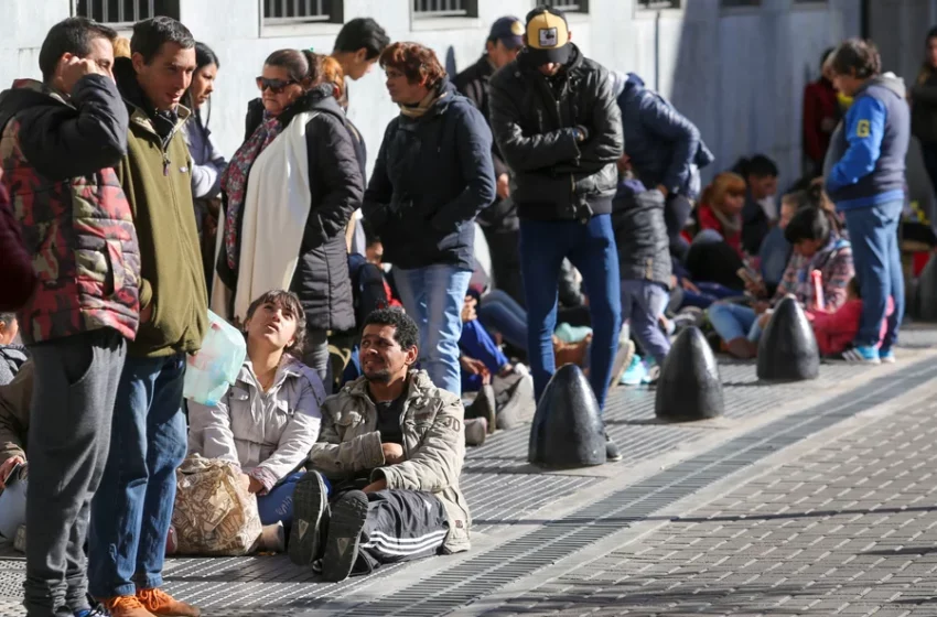  Empleo formal: la caída en el sector privado fue seis veces mayor que el público