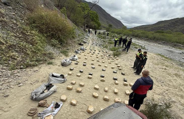 Persecución, tiroteo y secuestro de 120 kilos de marihuana