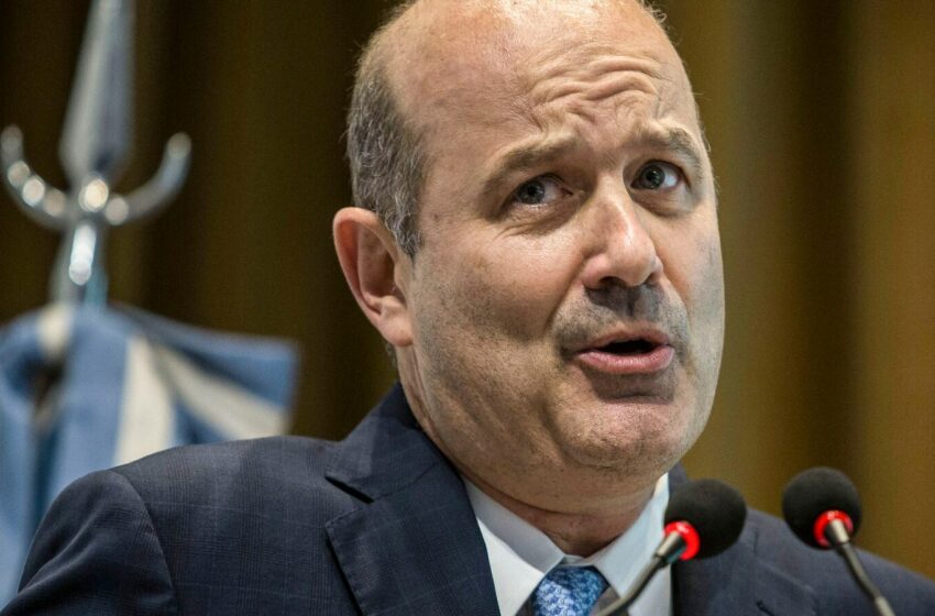  Sturzenegger defendió la desregulación de las cuotas de colegios privados