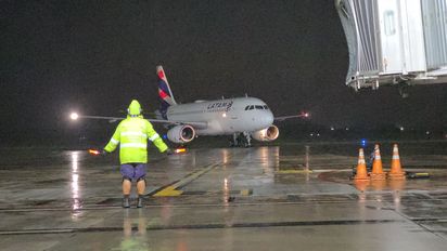 Arribó a Tucumán el vuelo de LATAM desde Lima