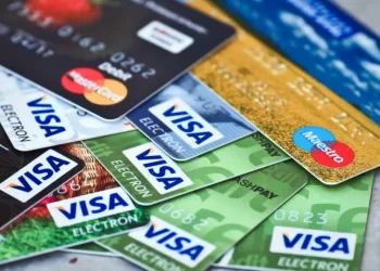 El BCRA modificó la tasa de interés para tarjetas de crédito y compra de emisoras no financieras