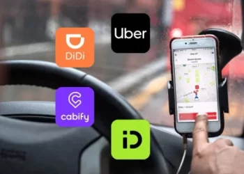 Una andanada de desempleados buscan sobrevivir en aplicaciones: ¿es sustentable ese modelo?