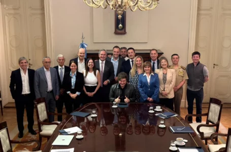 Con parte del Gabinete de vacaciones, Milei sigue en actividad y se enfoca en los objetivos de 2026