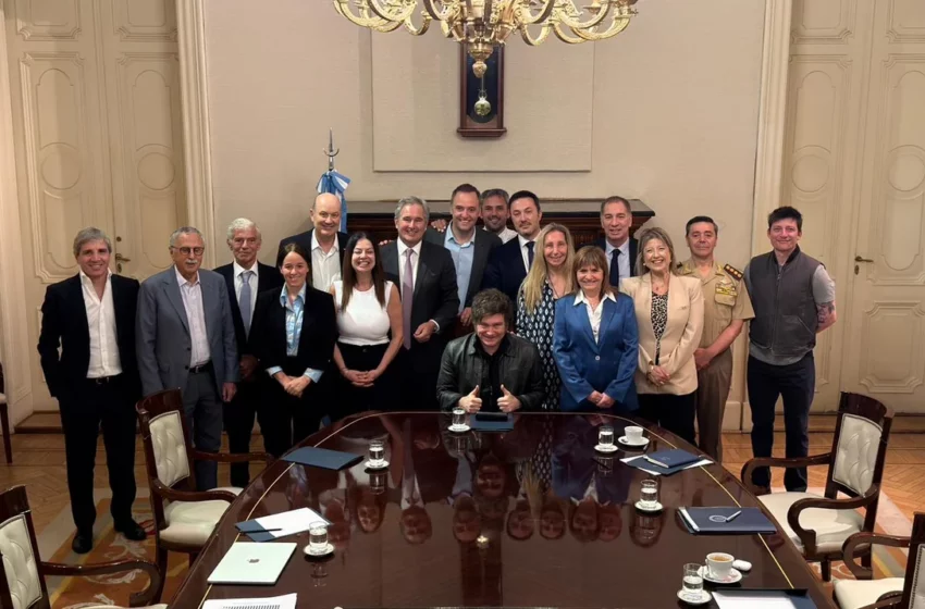 Con parte del Gabinete de vacaciones, Milei sigue en actividad y se enfoca en los objetivos de 2026