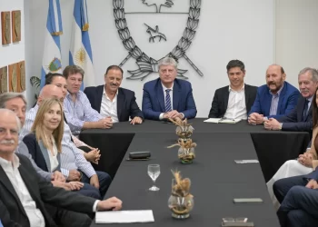 Gobernadores peronistas se reúnen en Buenos Aires para definir una postura común frente a la reforma laboral