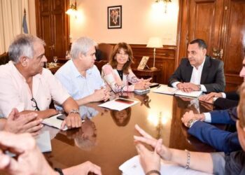 La Provincia inicia reuniones con gremios estatales para analizar salarios y condiciones laborales