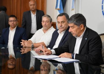 El Sitravi y Sepapys firmaron con el Gobierno una nueva recomposición salarial para estatales