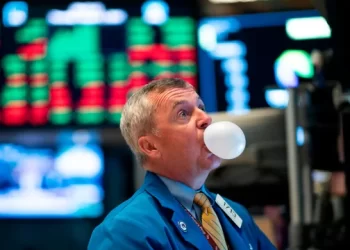 Se profundiza la caída global de las bolsas mientras el petróleo y el gas siguen en alza