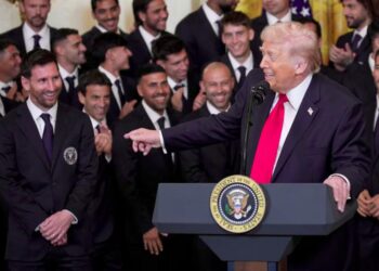 Trump recibió al Inter Miami en la Casa Blanca y Lionel Messi le entregó un regalo especial