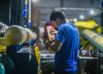 La desocupación cerró en 7,5% en el último trimestre de 2025, según el INDEC