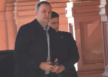 Adorni sigue bajo la lupa: compra millonaria, hipoteca “rara” y sospechas en plena gestión