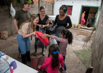 El Municipio mantiene la presencia en los barrios más afectados por el temporal para acercar soluciones