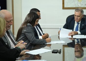 Jaldo anunció subsidio eléctrico para 10.000 familias afectadas por inundaciones