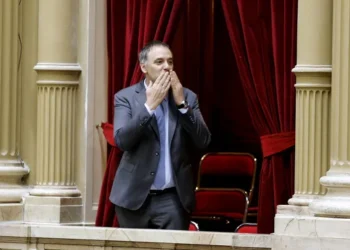 Blindaje total a Adorni: Milei despliega todo su poder en Diputados en medio del escándalo