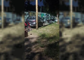 Discutió con su esposa, la asesinó a balazos, intentó suicidarse y sobrevivió, en el sur de la Capital