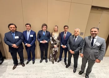 Fuerte recorte de fondos a provincias: crecen los conflictos salariales y la presión sobre los trabajadores