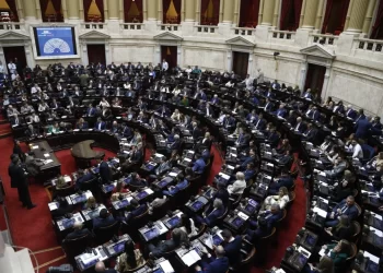 El oficialismo impuso su mayoría y convirtió en ley la reforma de Glaciares tras un debate cargado de tensión