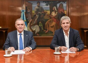 Jaldo recibió de Nación la copia de la adjudicación del Acueducto de Vipos