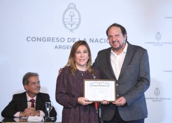 Ávila y Yedlin fueron distinguidos en los Premios Parlamentario 2025