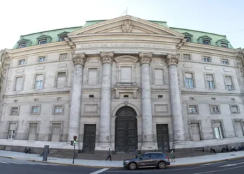 El Banco Nación lanzó préstamos para refinanciar deudas de tarjetas ante el aumento de la morosidad