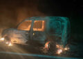 Una camioneta se incendió y explotó sobre la ruta 157: el conductor consiguió escapar segundos antes