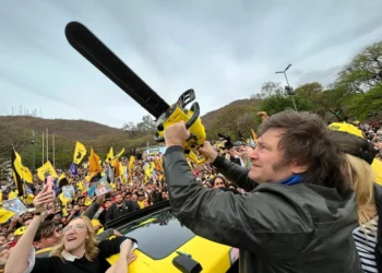 Mega ajuste de Milei: recortan $2,4 billones y golpean salud, rutas, educación y provincias