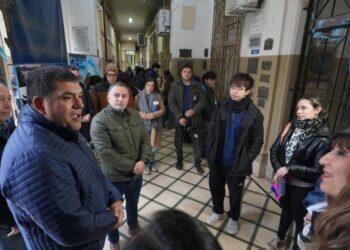 El Gobierno provincial inició trabajos de mantenimiento y entregó mobiliario para la Escuela Normal