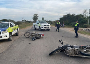 Un adolescente y una nena de 6 años que iban con un adulto resultaron heridos en un choque entre motos