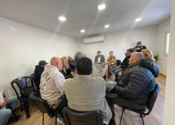 Carlos Ale se reunió con empleados municipales y exigirá tratar de manera urgente el receso invernal