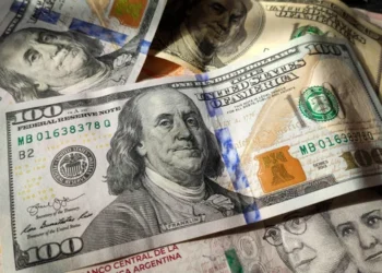 El dólar cerró junio con una suba cercana al 5% y crecen las expectativas por el segundo semestre